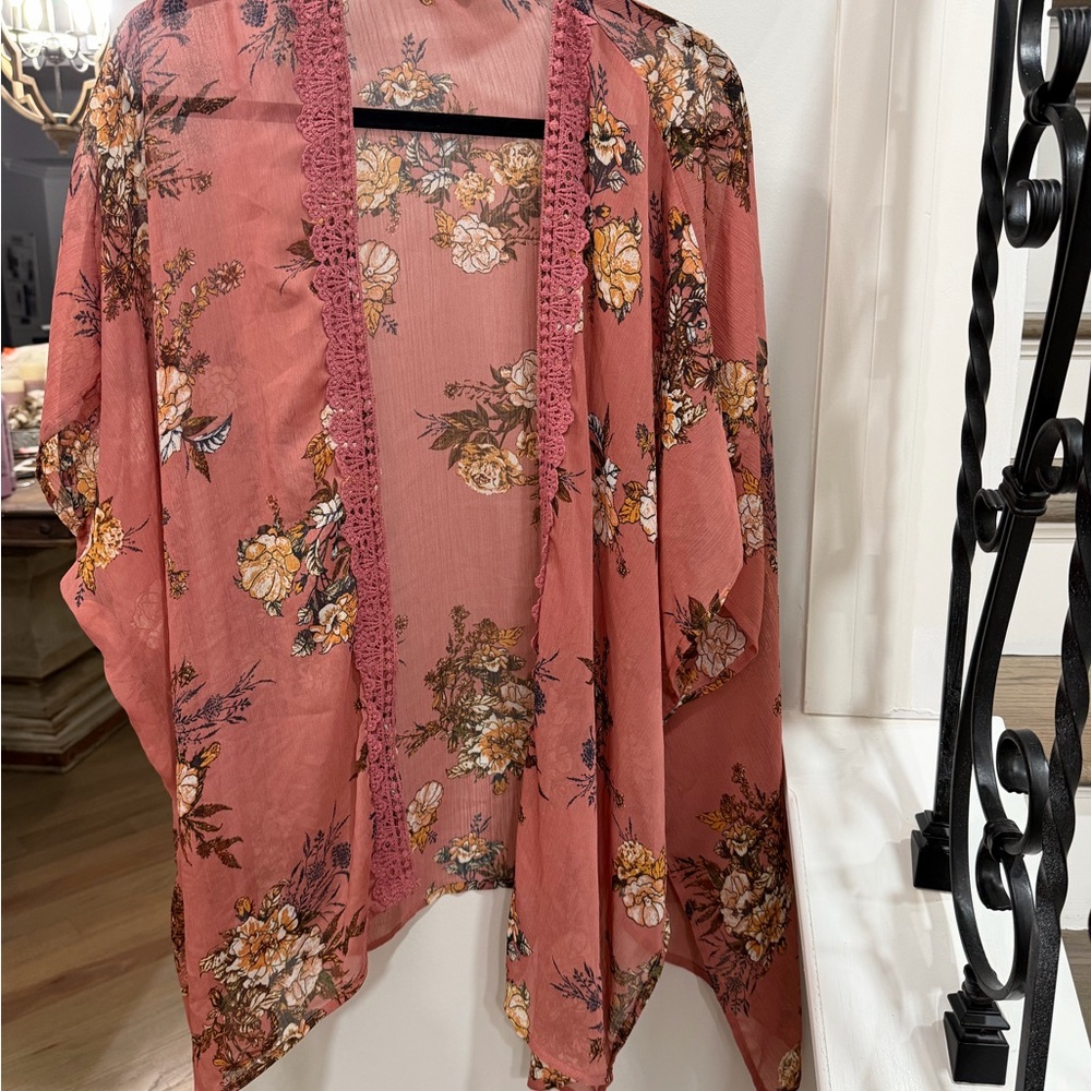 Jolt Floral Kimono in Rust and Floral Print